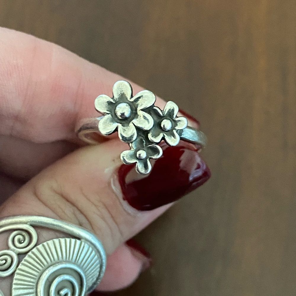 NWT James Avery Retired Floral Cluster Ring